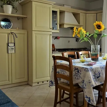 Spacious Flat On The 2nd Floor Located 300 Metres From The Apartment Lignano Sabbiadoro