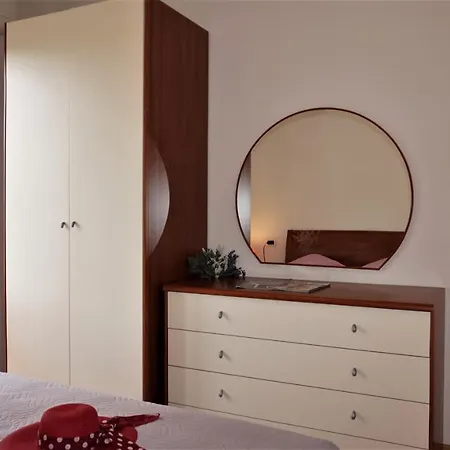 Spacious Flat On The 2nd Floor Located 300 Metres From The Apartamento *