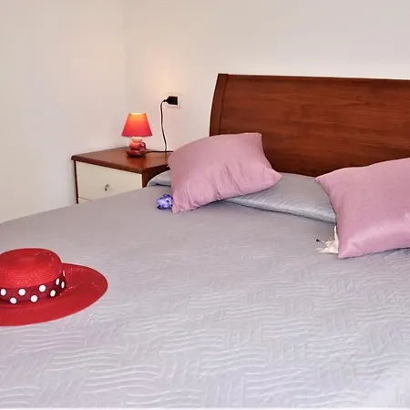 Spacious Flat On The 2nd Floor Located 300 Metres From The Apartamento *